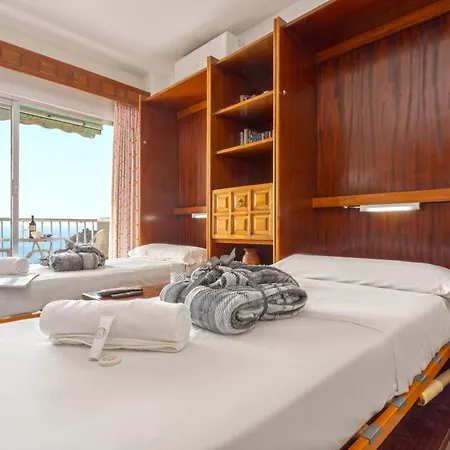 1004 - Beachfront On El Paseo, 4 Pers - Air Conditionning - Wi-fi - Smart Tv Apartment *