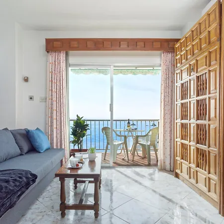 1004 - Beachfront On El Paseo, 4 Pers - Air Conditionning - Wi-fi - Smart Tv Apartment *